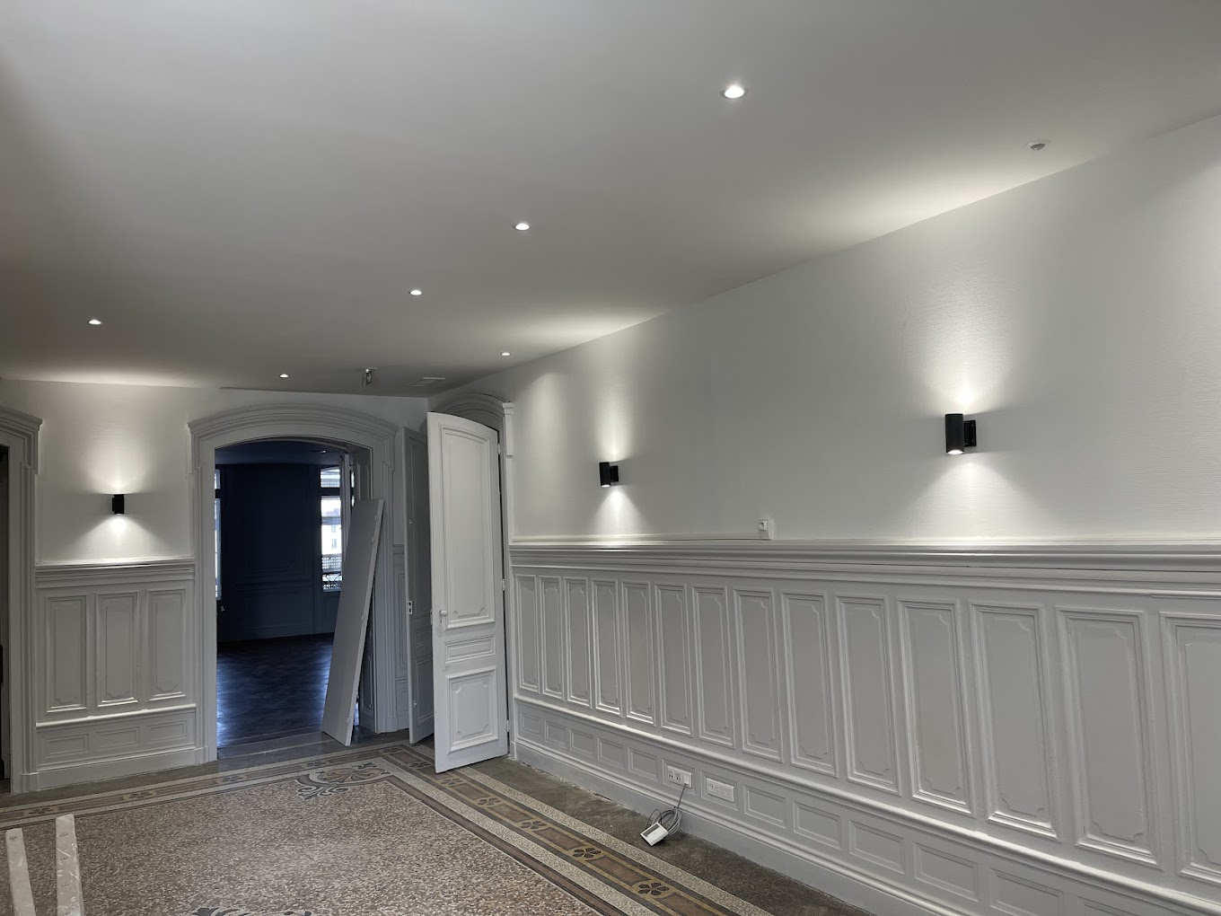 Rénovation électricité appartement en bureau - Appliques murales