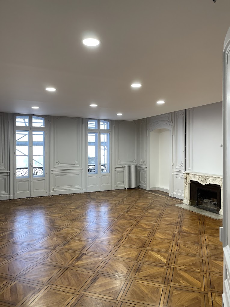 Rénovation électrique bureaux Lyon - Spots encastrés et faux plafond
